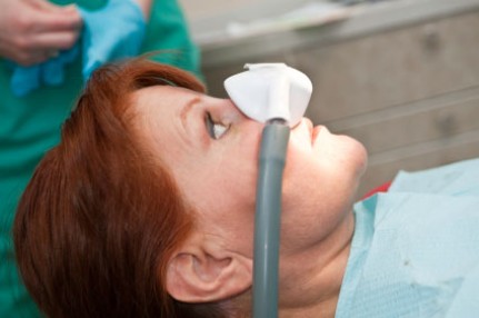 Lachgassedierung beim Zahnarzt