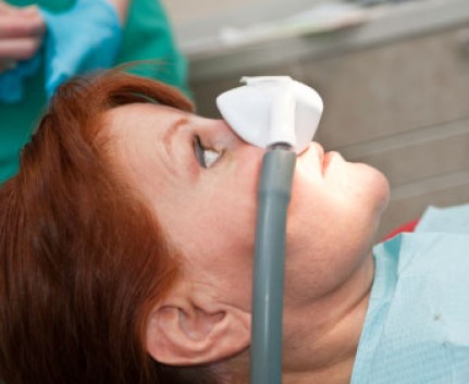 Lachgassedierung beim Zahnarzt