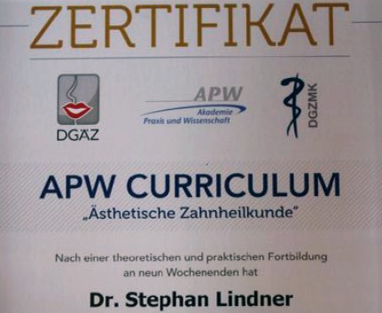 APW-Zertifikat für ästhetische Zahnheilkunde für Dr. Lindner